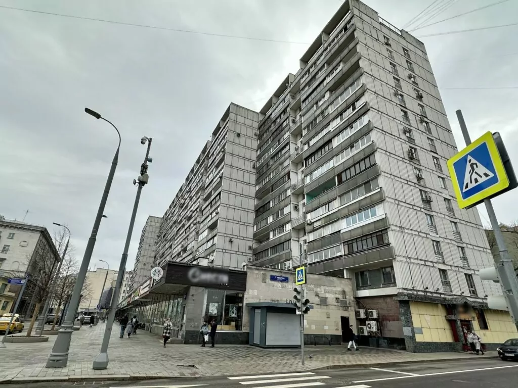 Добрынинская — Полянка: место высадки советских типовых «пришельцев» Добрынинская — Полянка: место высадки советских типовых «пришельцев» фото