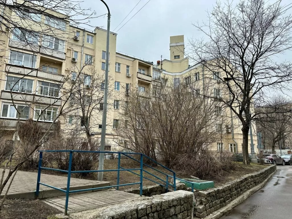 Добрынинская — Полянка: место высадки советских типовых «пришельцев» Добрынинская — Полянка: место высадки советских типовых «пришельцев» фото