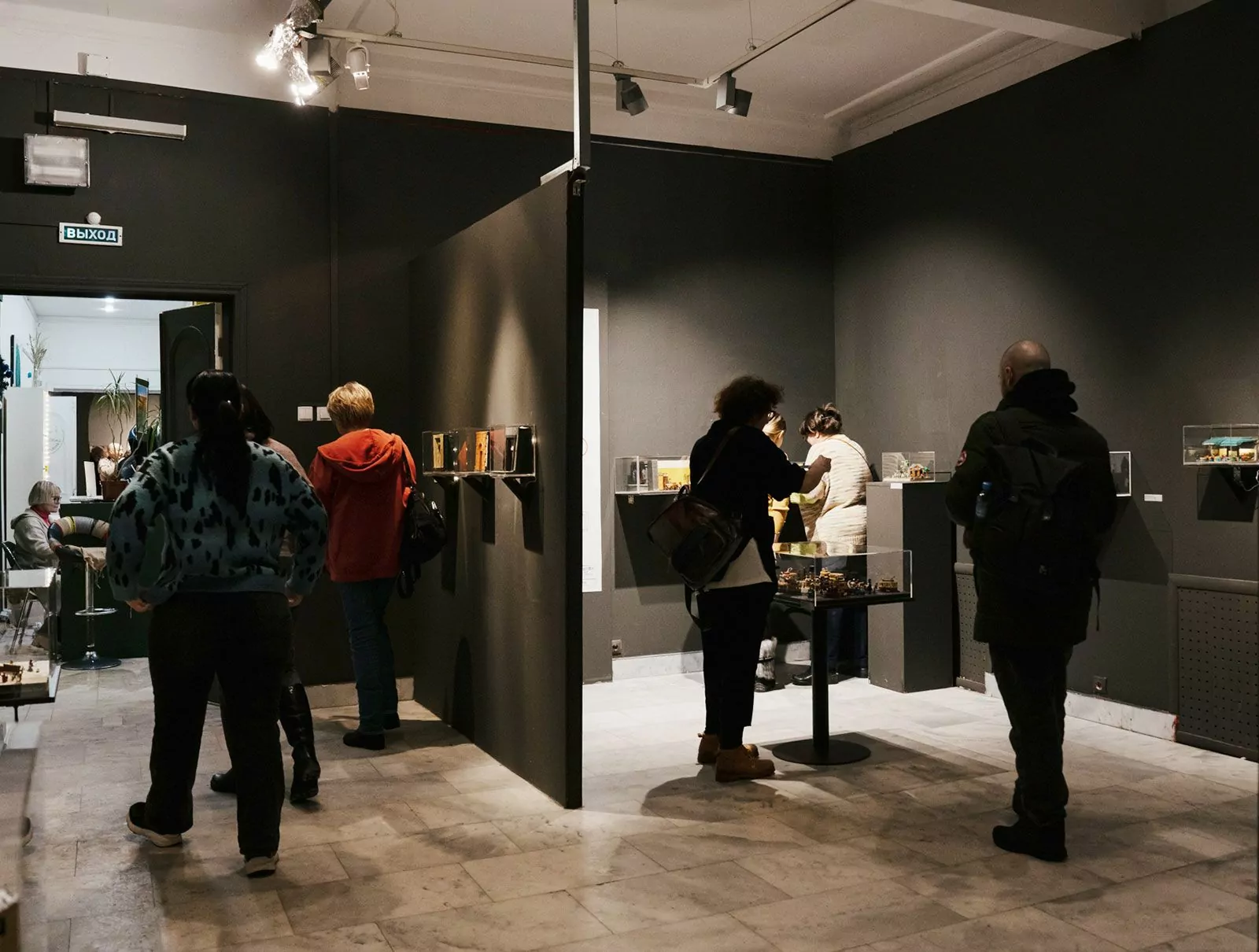 Экскурсия по экспозиции "Мозаичные работы Ларисы Рудневой" пройдет 21 апреля в районе Теплый Стан, фото