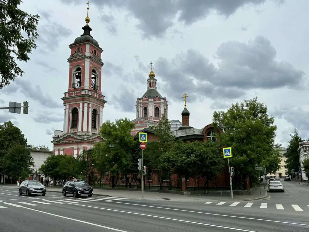 Добрынинская &mdash; Тульская: где копейка рубль стоит  фото