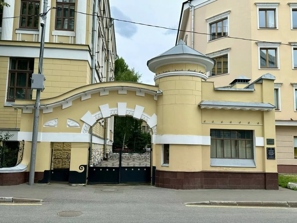 Добрынинская &mdash; Тульская: где копейка рубль стоит  фото