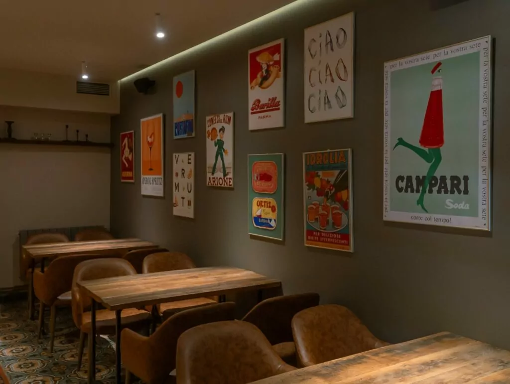 Танцы в парке, тесла-шоу и ресторан с камином — куда пойти после работы  фото