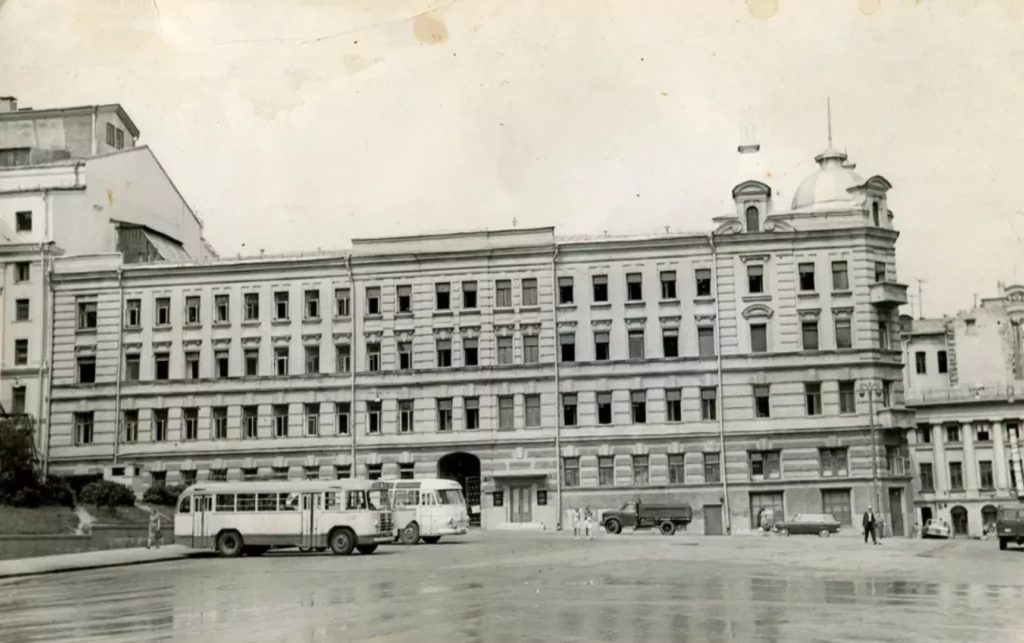 Охотный Ряд &mdash; Лубянка: брендов и зрелищ  фото