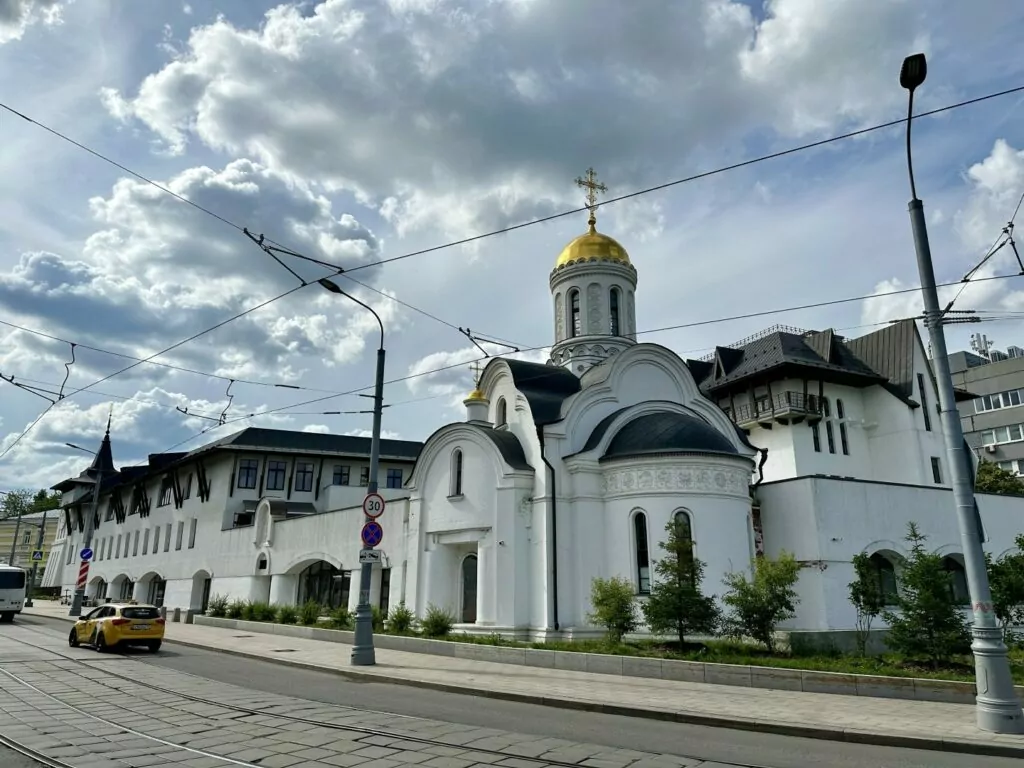 Ленинский проспект — Тульская: 7.77 саженей над уровнем 777  фото