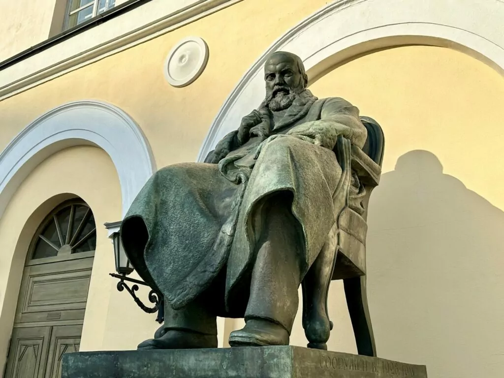 Охотный Ряд &mdash; Лубянка: брендов и зрелищ  фото