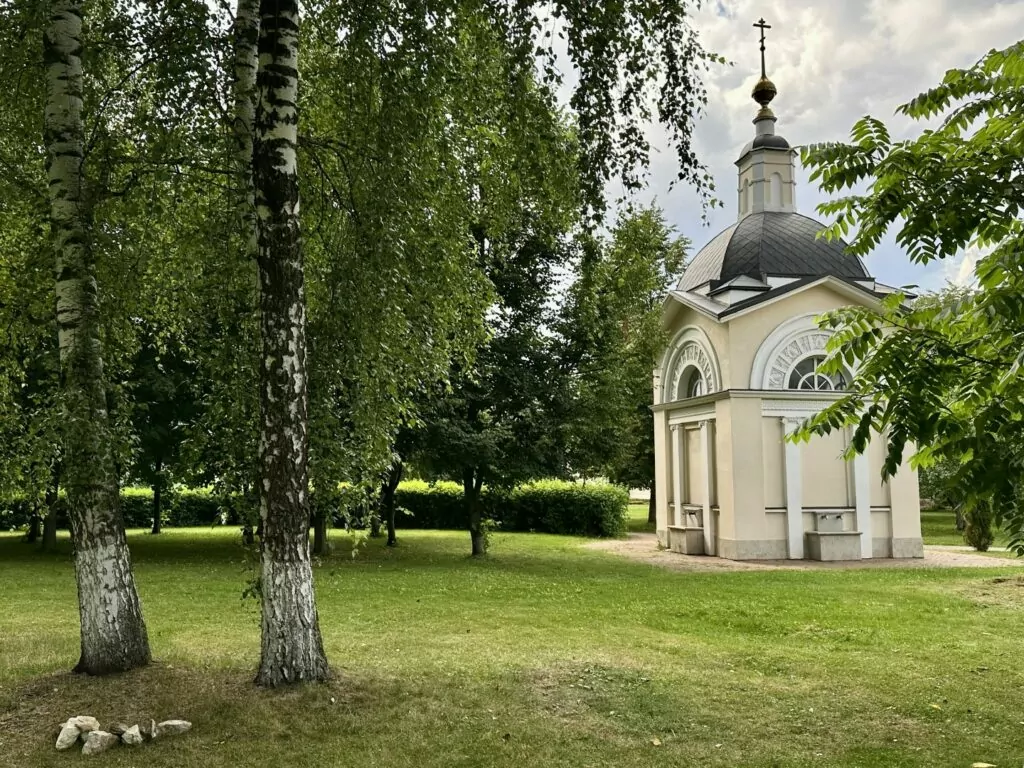 Ботанический сад — Свиблово: «китайская стена», черный паровоз и другие приключения Шурика Ботанический сад — Свиблово: «китайская стена», черный паровоз и другие приключения Шурика фото