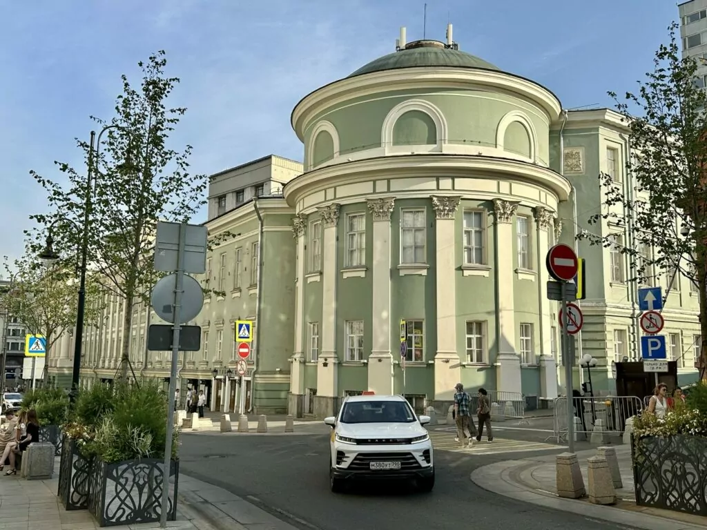 Охотный Ряд &mdash; Лубянка: брендов и зрелищ  фото