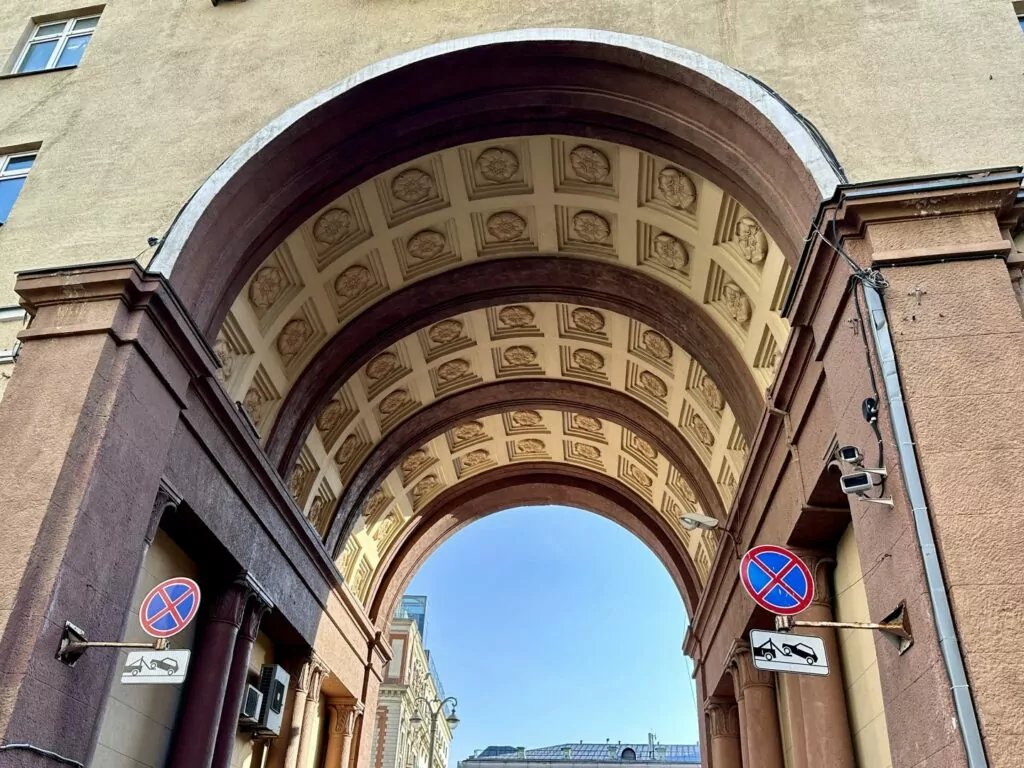 Охотный Ряд &mdash; Лубянка: брендов и зрелищ  фото