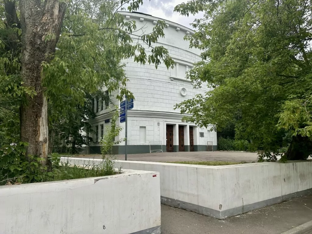 Ботанический сад — Свиблово: «китайская стена», черный паровоз и другие приключения Шурика Ботанический сад — Свиблово: «китайская стена», черный паровоз и другие приключения Шурика фото