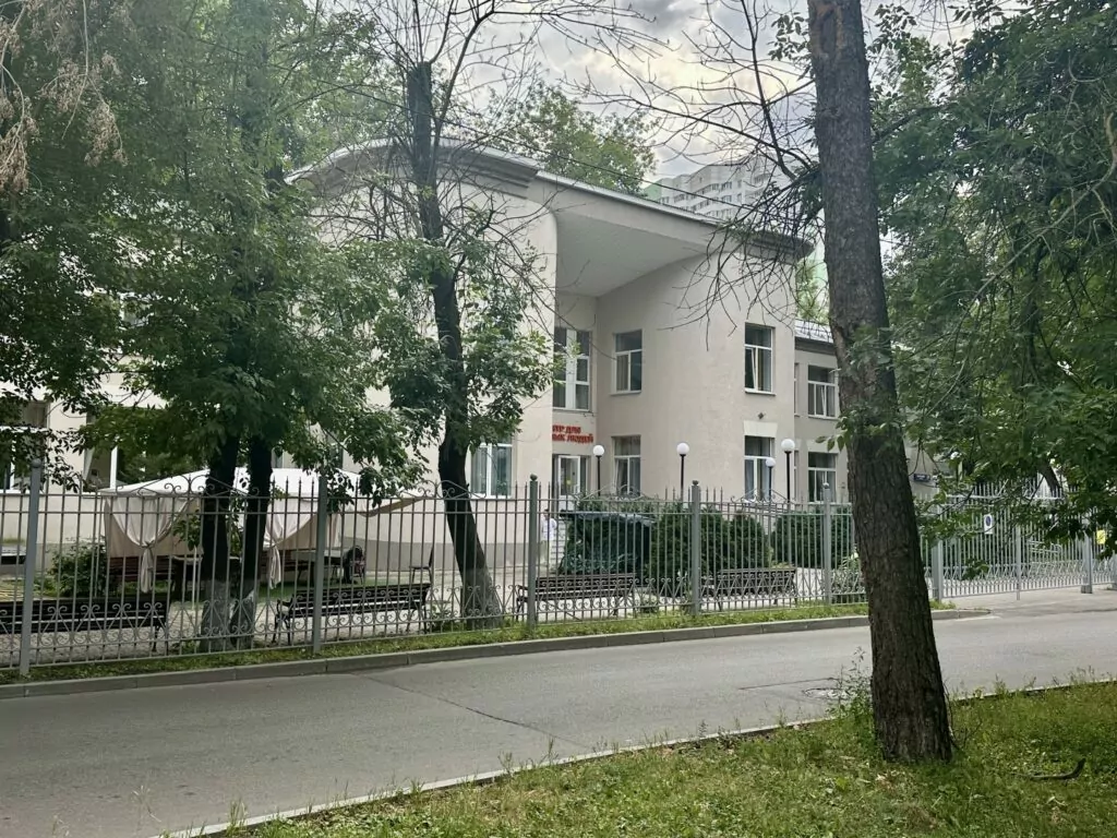 Ботанический сад — Свиблово: «китайская стена», черный паровоз и другие приключения Шурика Ботанический сад — Свиблово: «китайская стена», черный паровоз и другие приключения Шурика фото