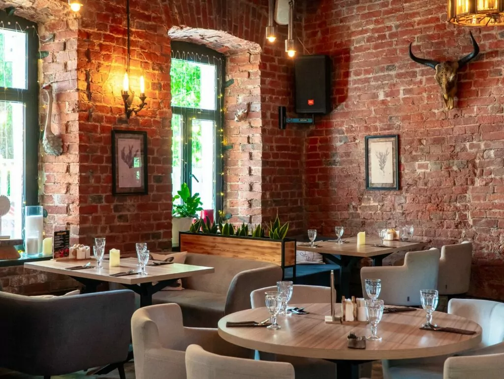 Королевская цапля, турецкий ресторан и графика XVIII века — куда пойти после работы Королевская цапля, турецкий ресторан и графика XVIII века — куда пойти после работы фото