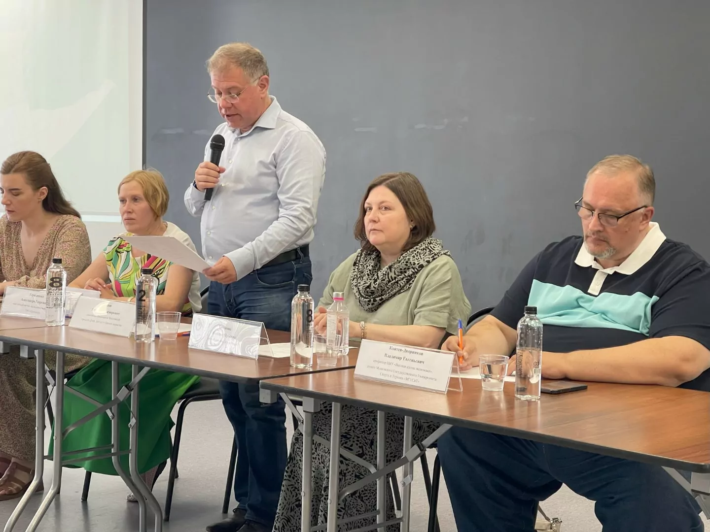 Депутат МГД Орлов представил проект тематических стендов об истории Орехово-Борисово в парках, фото