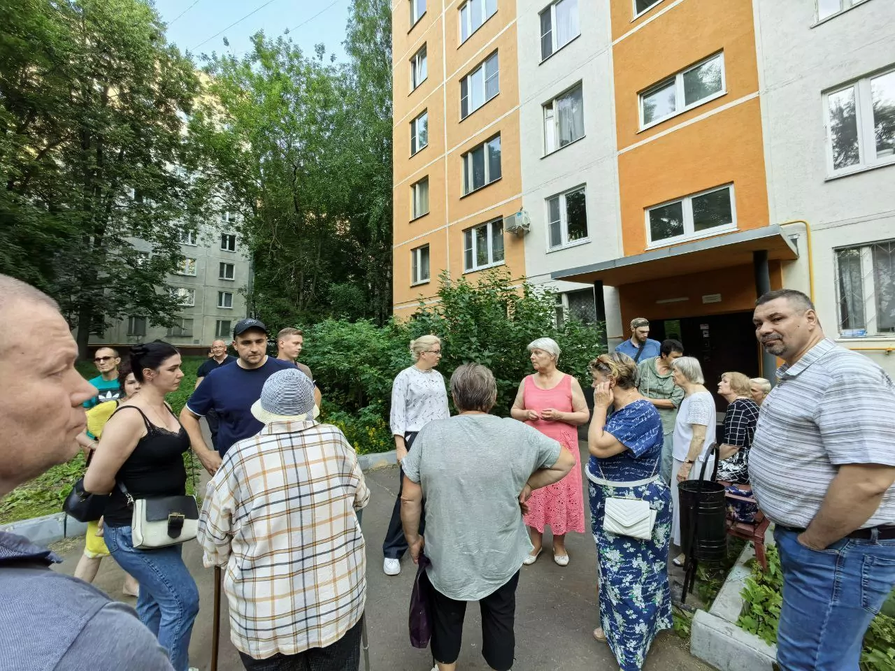 В доме 44 на улице Лавочкина проверили состояние крыши