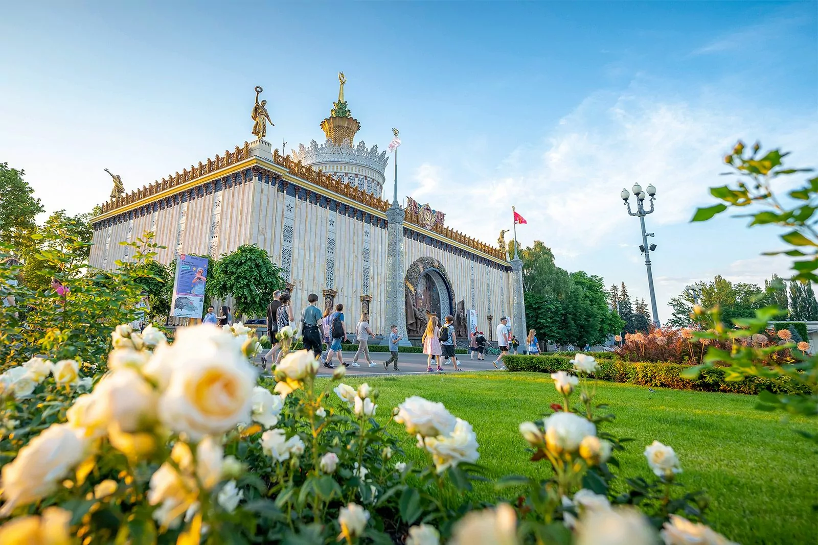 День семьи, любви и верности отметят на ВДНХ, фото