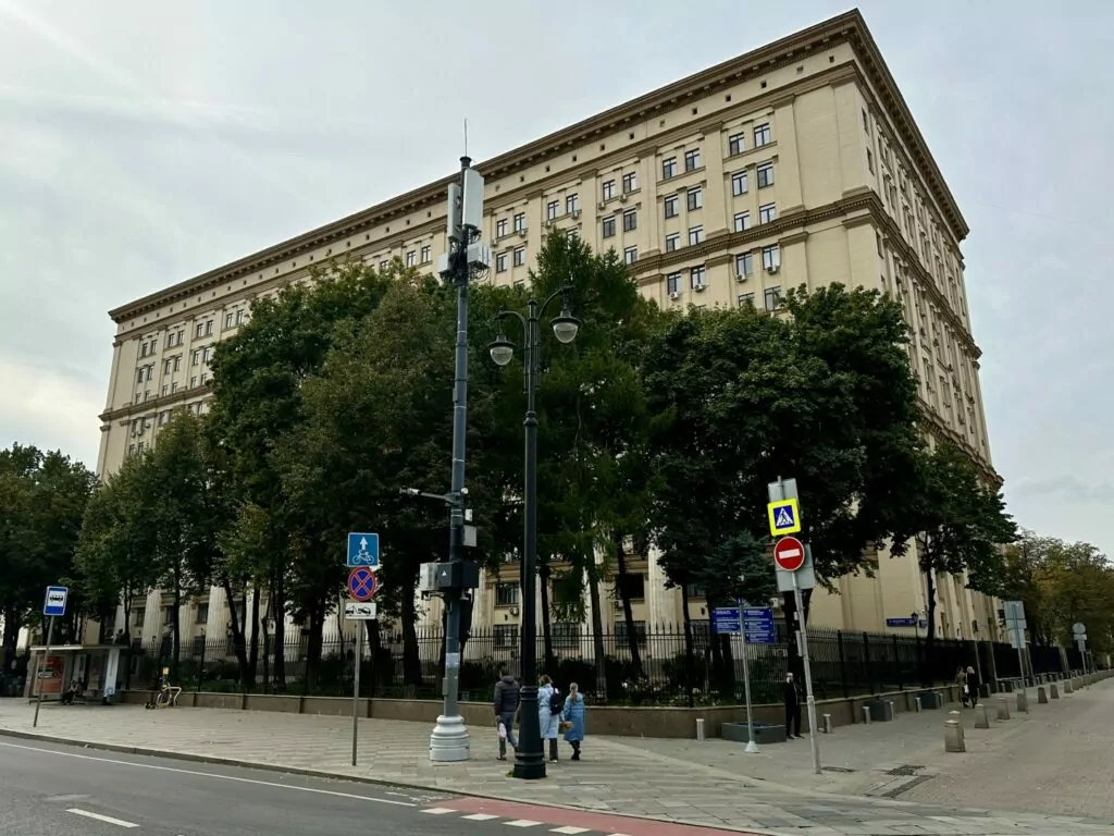 Третьяковская &mdash; Полянка: &laquo;маленькость&raquo; Большой Ордынки  фото