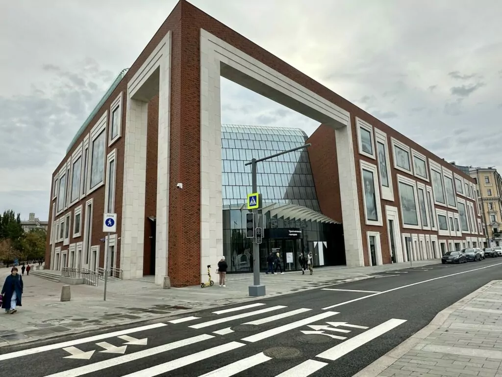 Третьяковская &mdash; Полянка: &laquo;маленькость&raquo; Большой Ордынки  фото