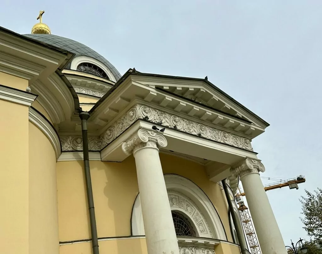 Полянка — Третьяковская: «парк лужковского периода» в Кадашёвской слободе Полянка — Третьяковская: «парк лужковского периода» в Кадашёвской слободе фото