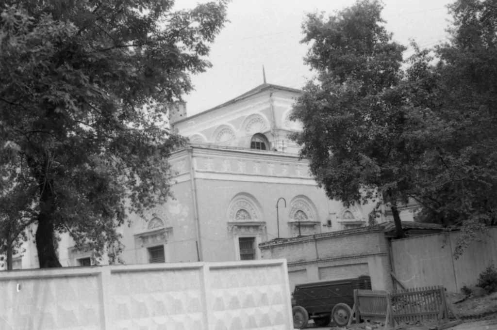 Третьяковская &mdash; Полянка: &laquo;маленькость&raquo; Большой Ордынки  фото