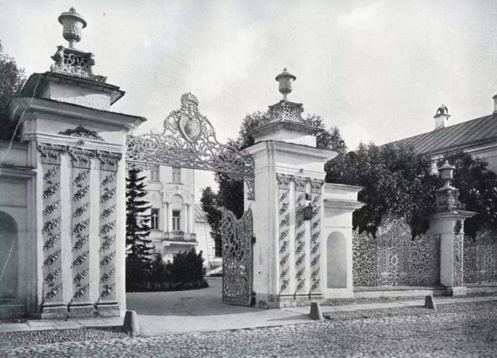 Третьяковская &mdash; Полянка: &laquo;маленькость&raquo; Большой Ордынки  фото