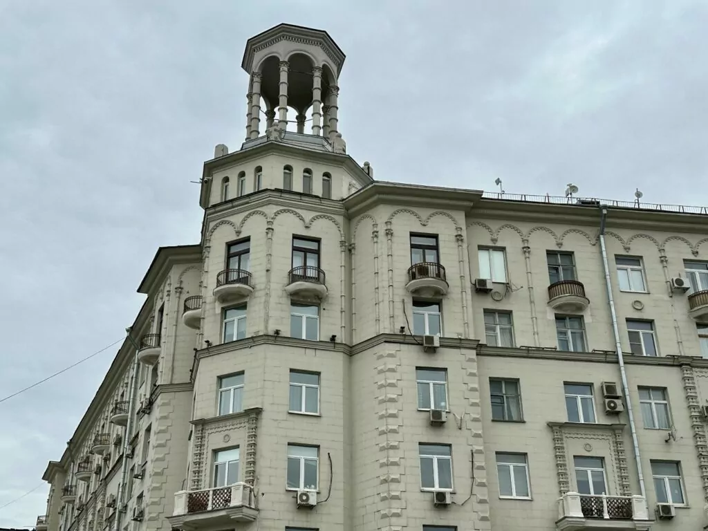 Полянка — Третьяковская: «парк лужковского периода» в Кадашёвской слободе Полянка — Третьяковская: «парк лужковского периода» в Кадашёвской слободе фото