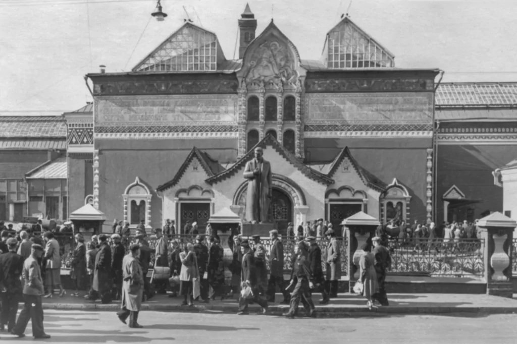 Третьяковская &mdash; Полянка: &laquo;маленькость&raquo; Большой Ордынки  фото