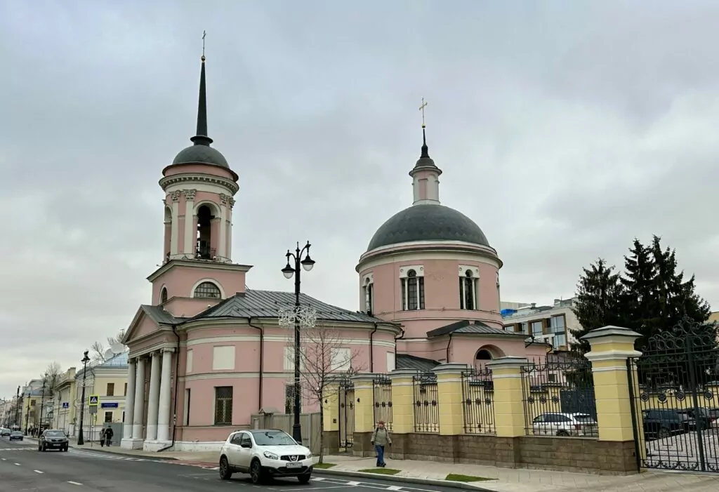 Третьяковская &mdash; Новокузнецкая: 250-летний петербуржец в Москве  фото