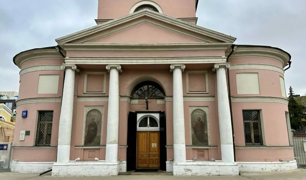 Третьяковская &mdash; Новокузнецкая: 250-летний петербуржец в Москве  фото