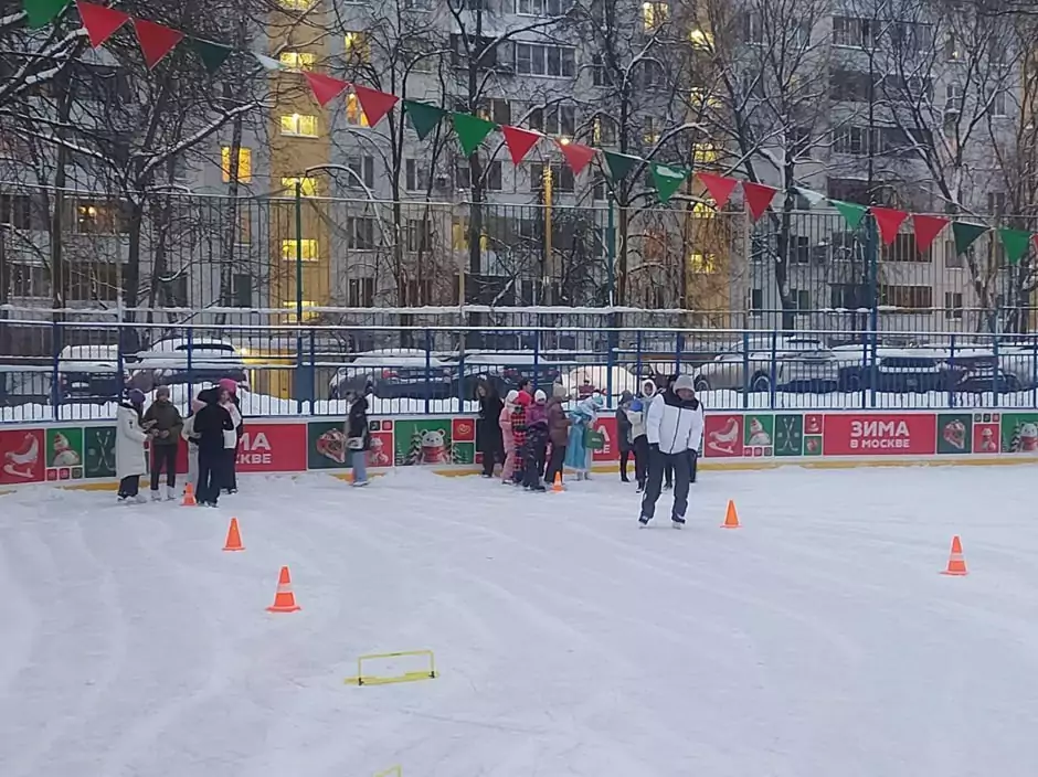 В Северном Медведково прошла ледовая дискотека, фото