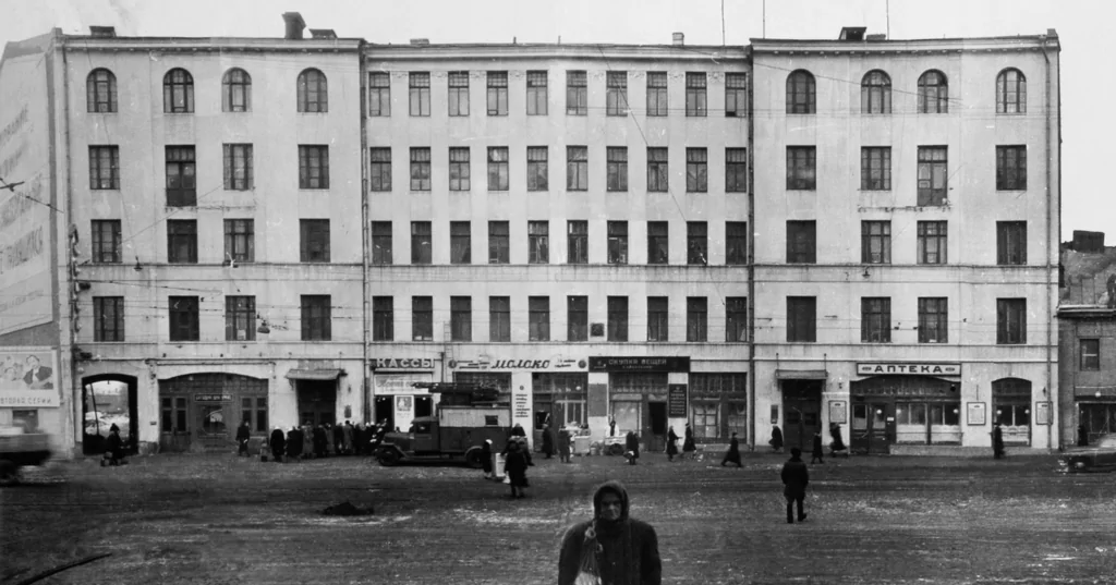 Преображенская площадь — Черкизовская: потешные войска у московской «Бастилии» Преображенская площадь — Черкизовская: потешные войска у московской «Бастилии» фото
