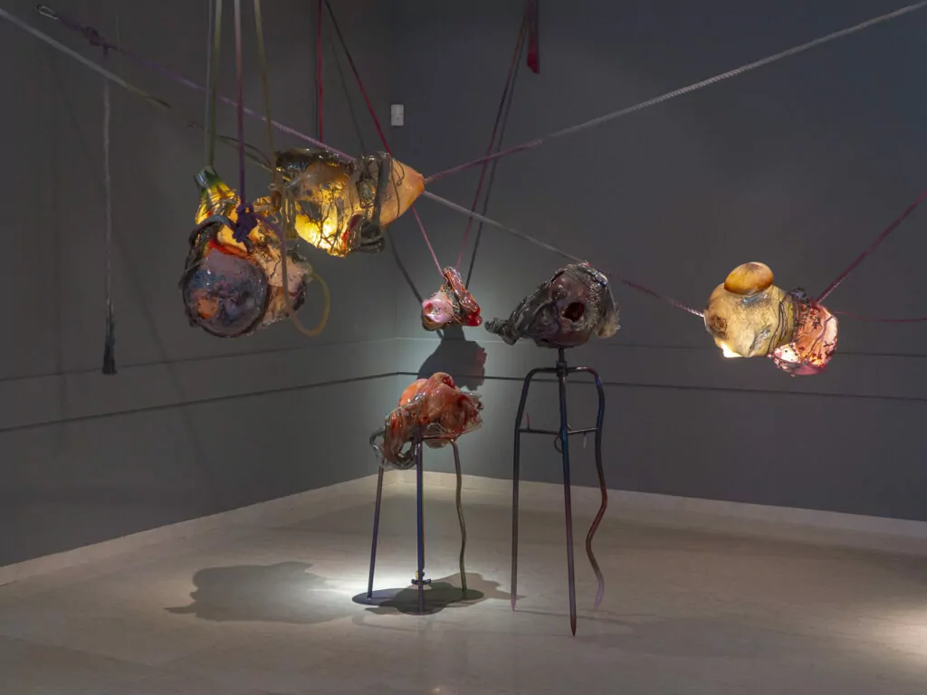 Праздник китайских фонарей, ресторан в стиле ар-деко и скульптуры из стекла &mdash; куда пойти после работы  фото