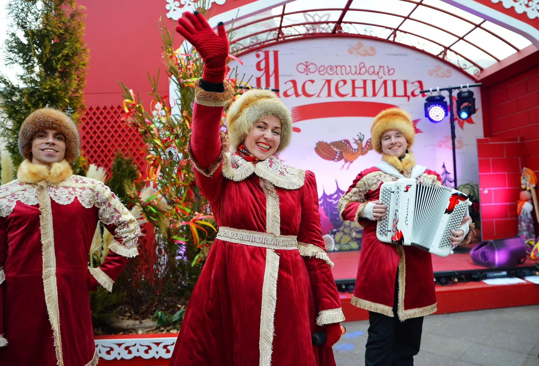 Мастер-классы и ледовые шоу: что ждет гостей Масленицы в Москве, фото