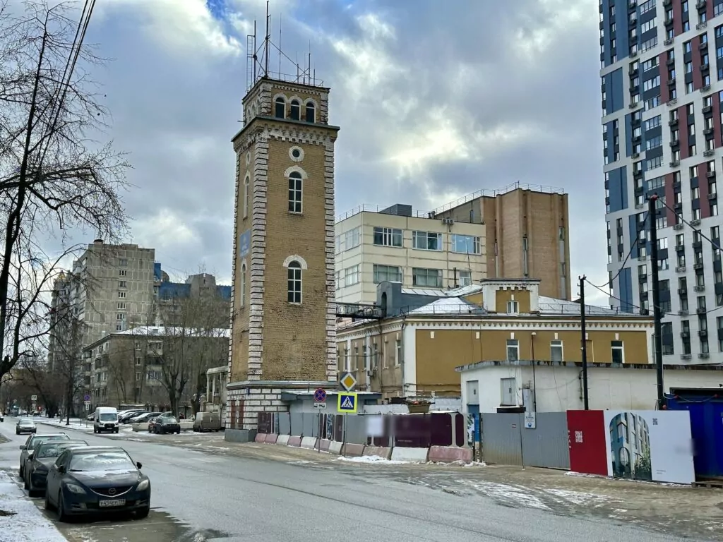 Савеловская &mdash; Аэропорт: второй Петр I у парковки-выставки  фото