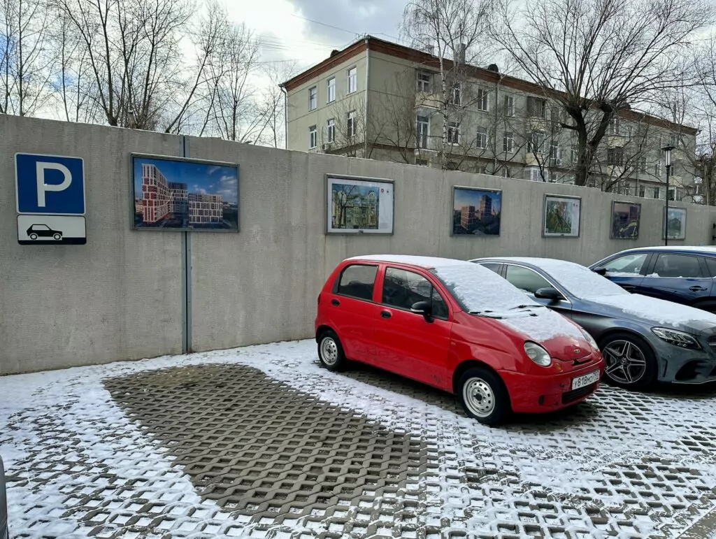 Савеловская &mdash; Аэропорт: второй Петр I у парковки-выставки  фото