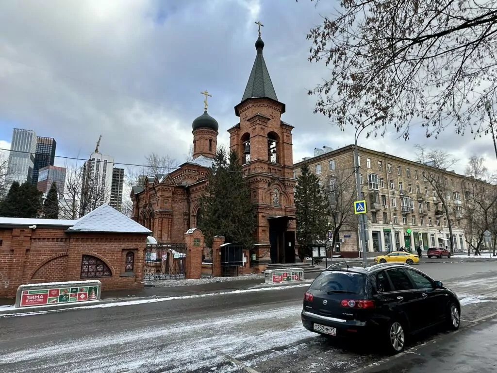 Савеловская &mdash; Аэропорт: второй Петр I у парковки-выставки  фото