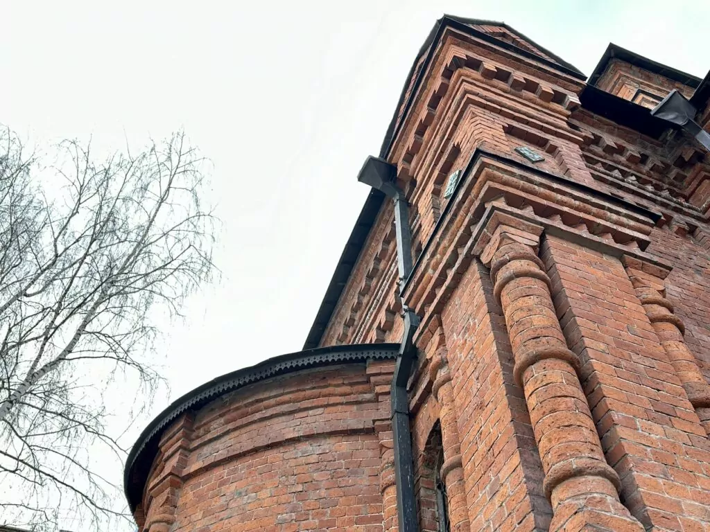 Савеловская &mdash; Аэропорт: второй Петр I у парковки-выставки  фото