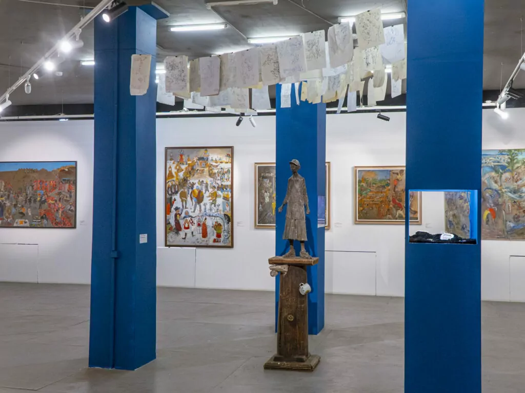 Гонг-медитация, неканоничное искусство и фланирование &mdash; куда пойти после работы  фото