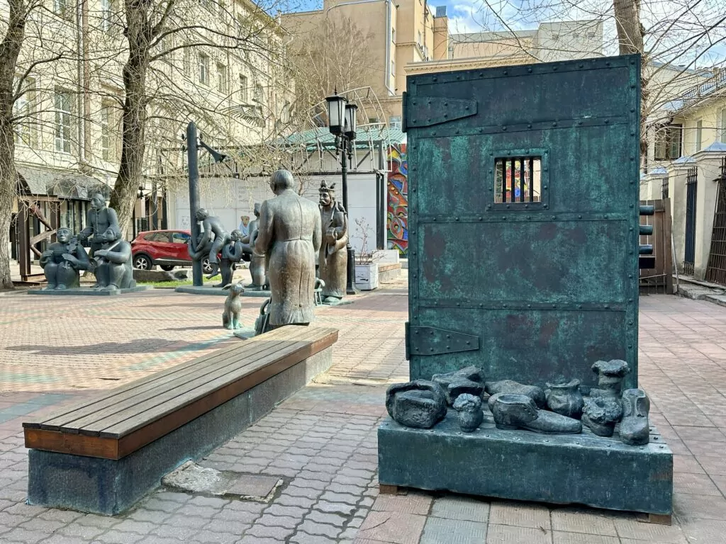 Пушкинская — Чеховская: лестница в Париж Пушкинская — Чеховская: лестница в Париж фото