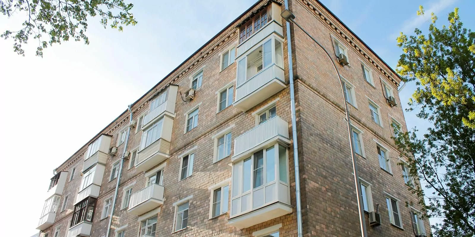 Специалисты капитально отремонтировали два жилых дома в Зюзино, фото