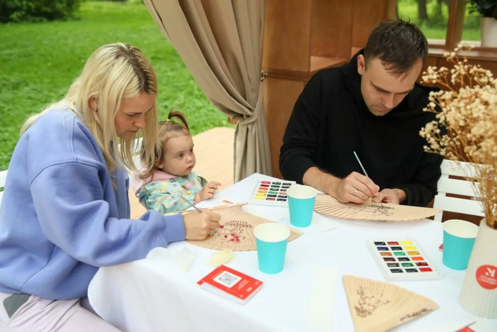 Мастер-классы, секреты, прогулки под звездами и лапта: как украсит лето фестиваль «Усадьбы Москвы – 2025» Мастер-классы, секреты, прогулки под звездами и лапта: как украсит лето фестиваль «Усадьбы Москвы – 2025»  фото