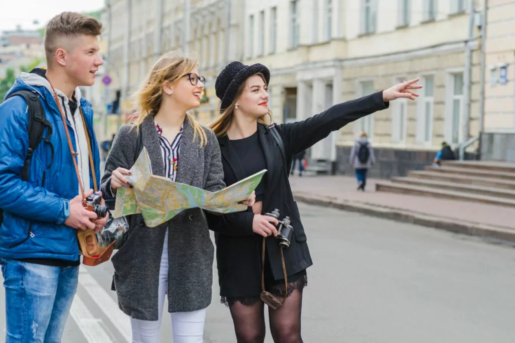 Художники-концептуалисты, мистическая Москва и лучшие пончики в городе — куда пойти после работы Художники-концептуалисты, мистическая Москва и лучшие пончики в городе — куда пойти после работы фото