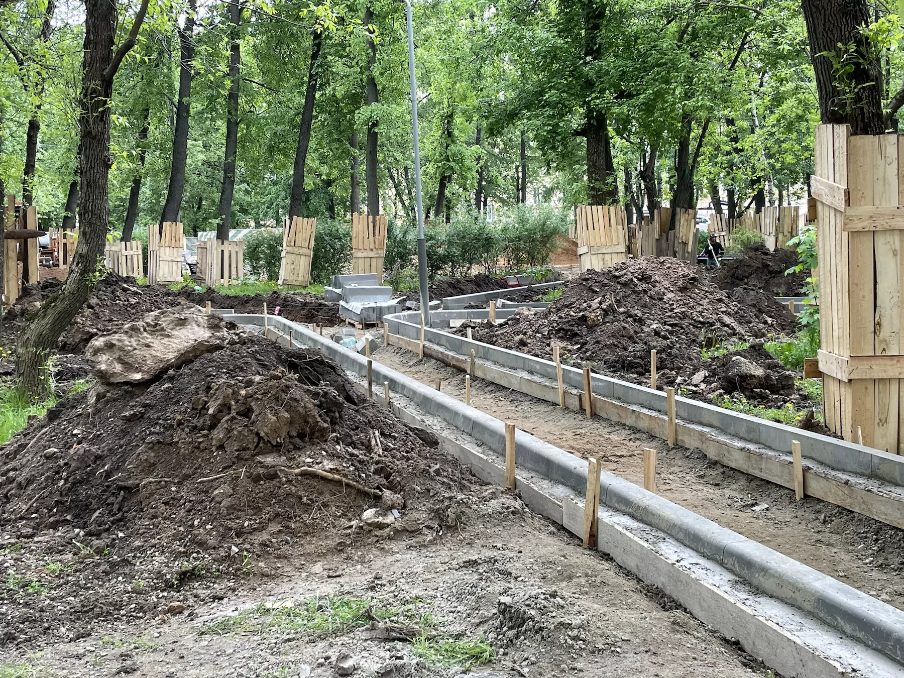 Специалисты обновят пешеходные маршруты в Гагаринском, фото