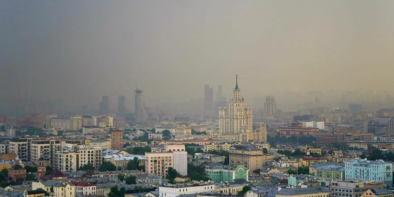 Синоптики прогнозируют похолодание и осадки в Москве, фото