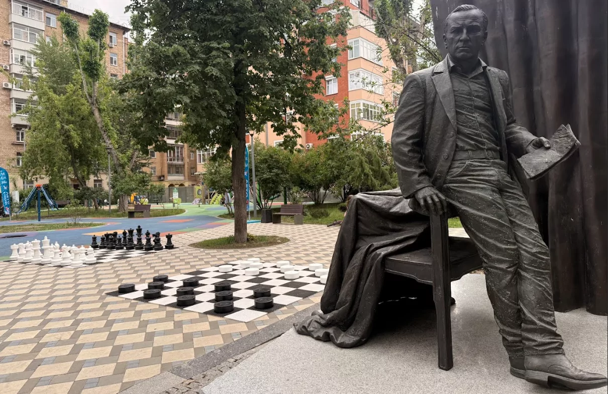 Открытый турнир по русским шашкам организуют в Михайловском сквере, фото