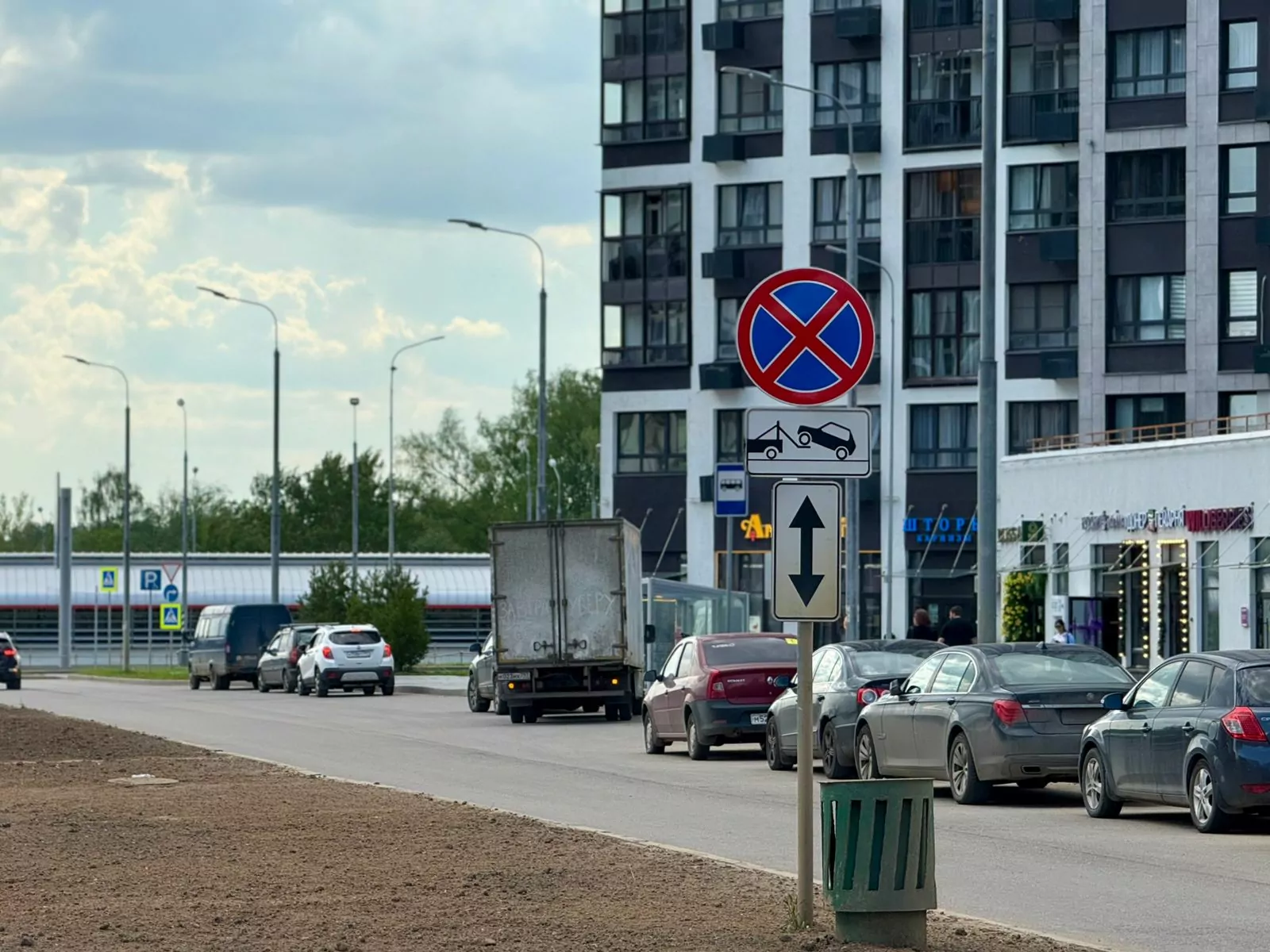 Парковку большегрузов ограничат в жилом комплексе в Коммунарке, фото
