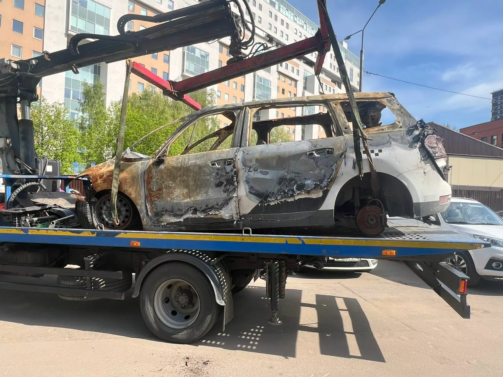 Специалисты выявили свыше 70 брошенных авто в Черемушках , фото
