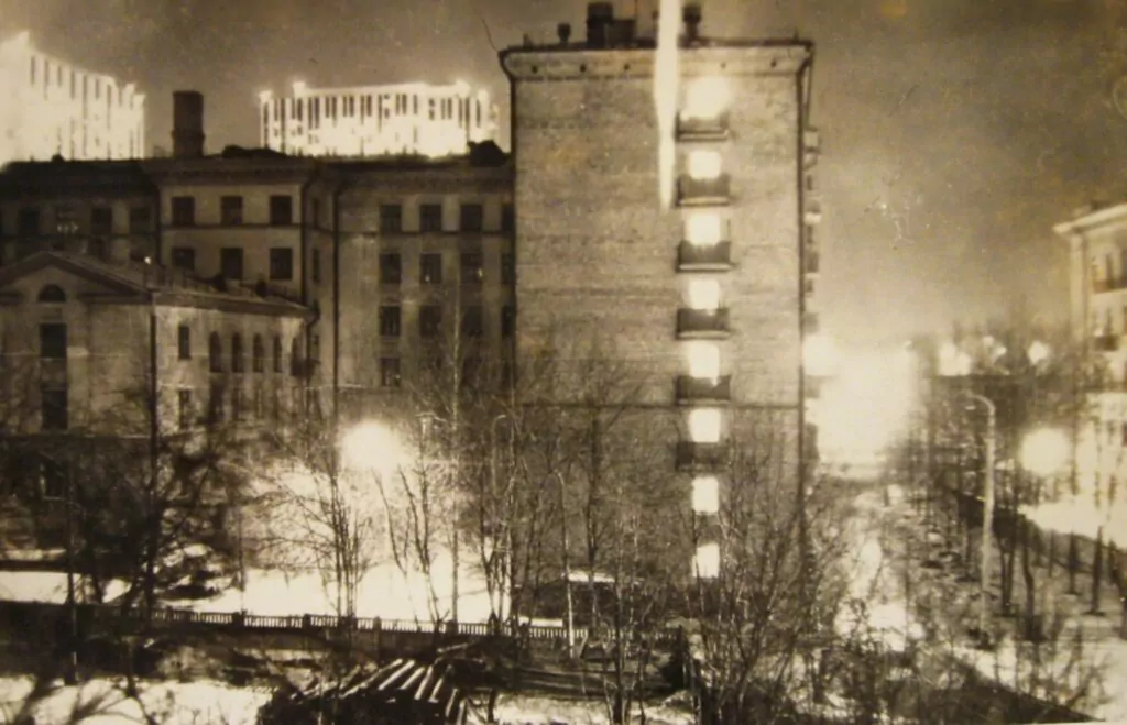 Измайлово &mdash; Семёновская: дельфины в бане у Соколиной Горы  фото