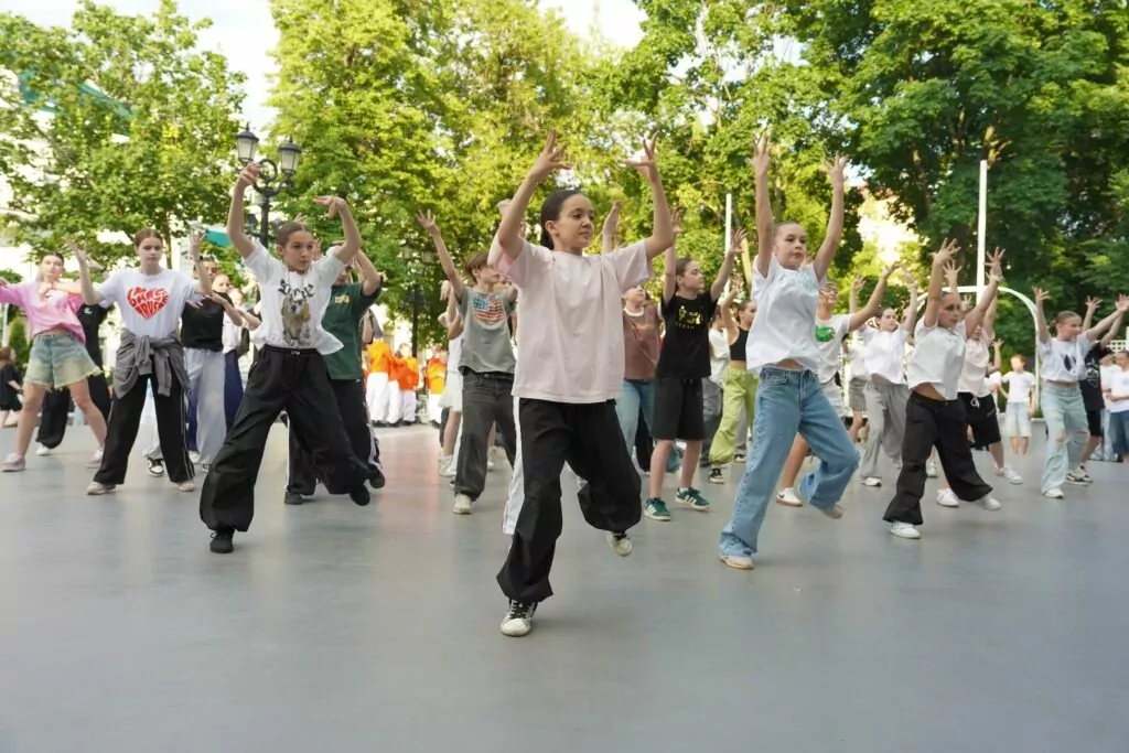 Ритмы лета: конкурс танцоров проходит в столице Ритмы лета: конкурс танцоров проходит в столице фото