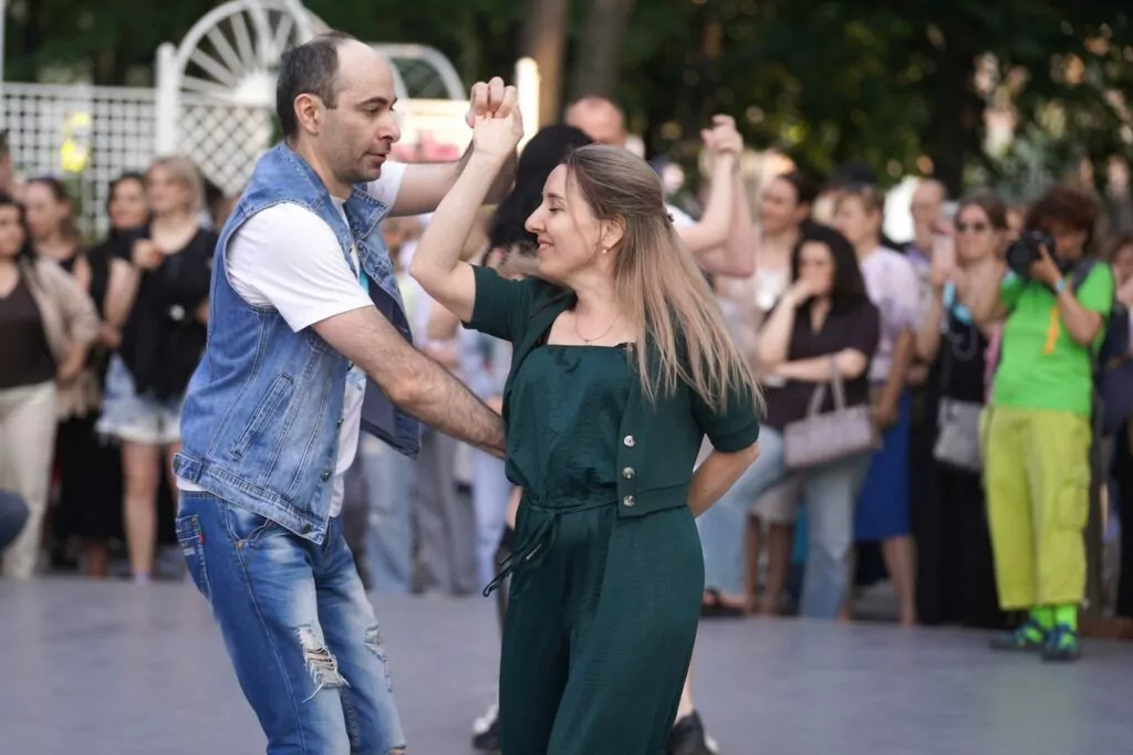 Ритмы лета: конкурс танцоров проходит в столице Ритмы лета: конкурс танцоров проходит в столице фото