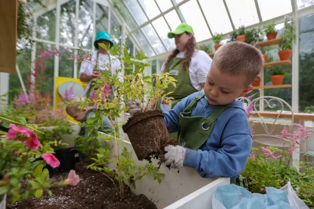 Летний отдых по-московски: горожан ждут фестивали «Дачное Царицыно» и «Сады и огороды»  фото