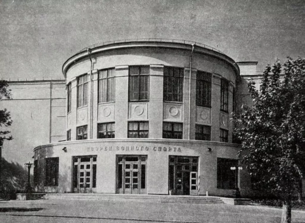 Измайлово &mdash; Семёновская: дельфины в бане у Соколиной Горы  фото